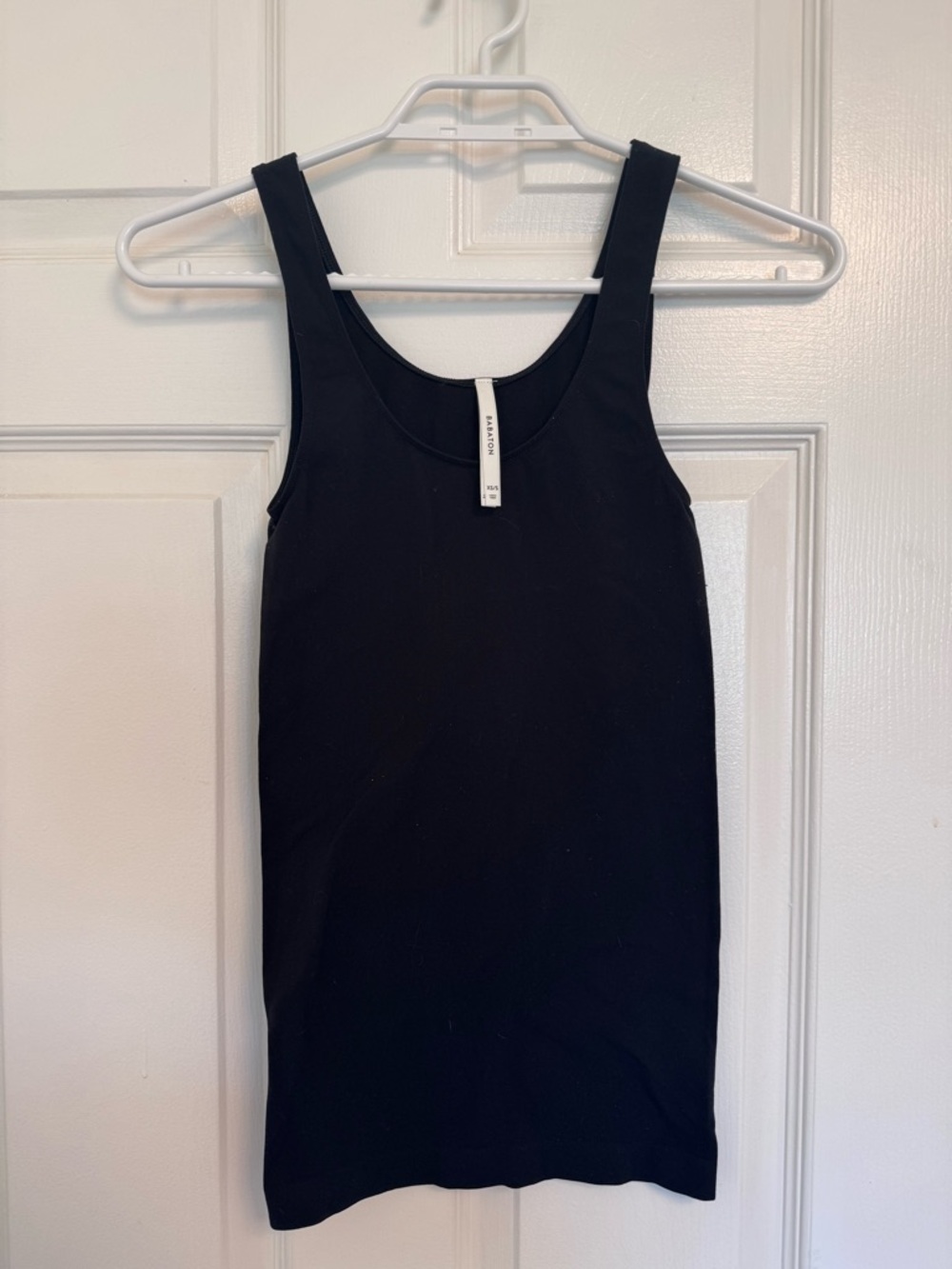 Aritzia Babaton Black Scoop Neck Tank